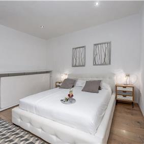 Luxury 5 Bedroom Beachfront Villa near Dubrovnik, Sleeps 11-12